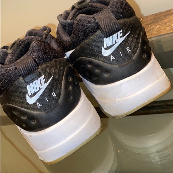 Black Nike Air shoes - Picture 4 of 8